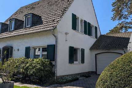 Haus Meerbusch / Strümp Strümp - 7 Zimmer, 200 m&sup2;, 2.300&euro; | Angebot:26700396