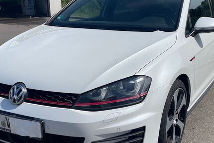VW Golf 136.000 km 14.950 &euro; Holzgerlingen 71088