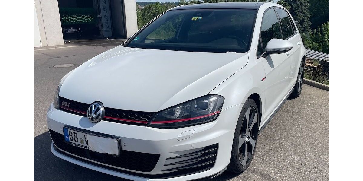 VW Golf 136.000 km 14.950 &euro; Holzgerlingen 71088
