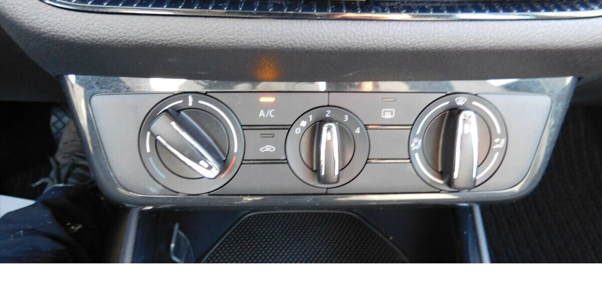 Skoda Fabia 1.0 Ambition TSI BMT DSG Navi Klima 12.500 km 16.990 &euro; Vordorf 38533