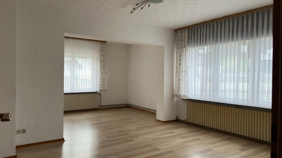 Einfamilienhaus Wilnsdorf - 6 Zimmer, 180 m&sup2;, 199.000&euro; | Angebot:25758331