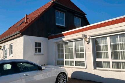 Haus Laage - 4 Zimmer, 140 m&sup2;, 1.600&euro; | Angebot:26213173