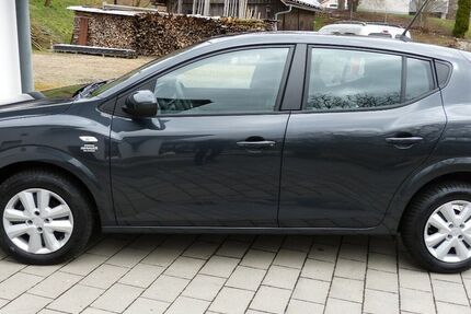 Dacia Sandero 37.622 km 14.399 &euro; Oberviechtach 92526