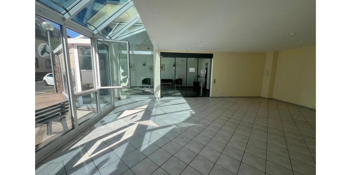 Renovierte Gewerbefläche in Büdingen - Flexible Nutzung. zimmer