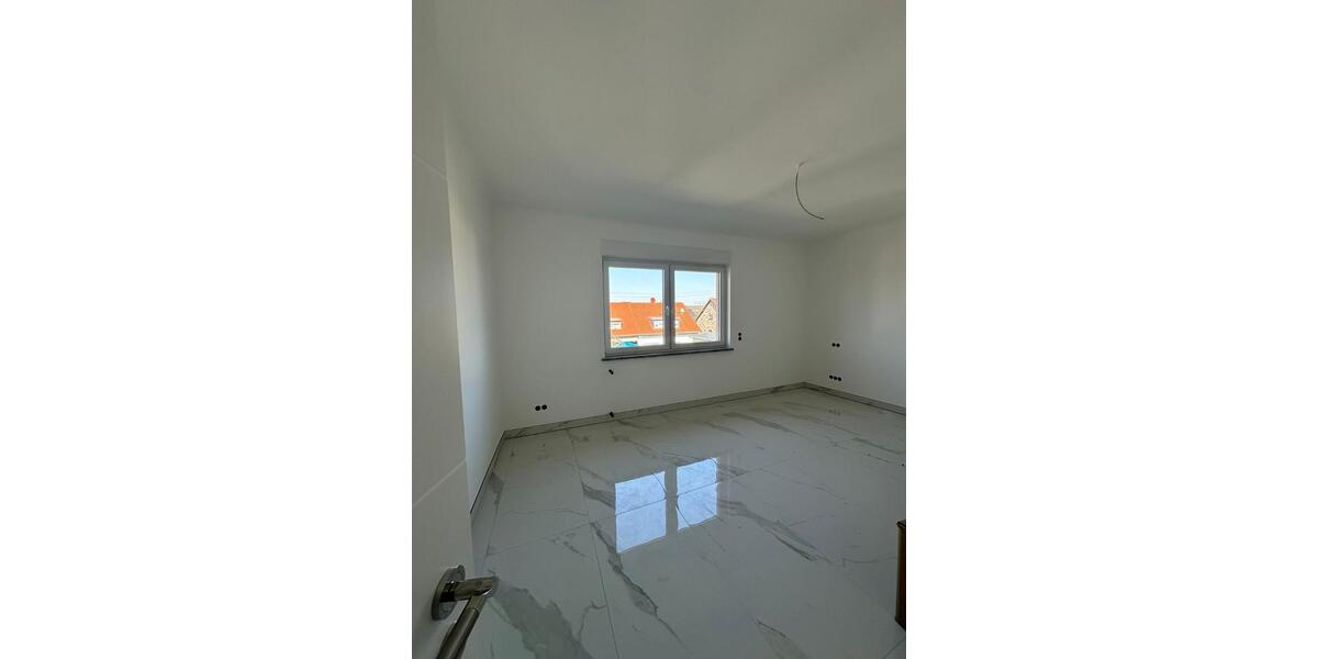 Obergeschosswohnung in Schwalbach zu Vermieten 5 zimmer