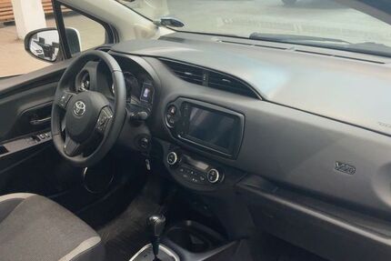 Toyota Yaris 139.200 km 8.100 &euro; Koblenz 56068