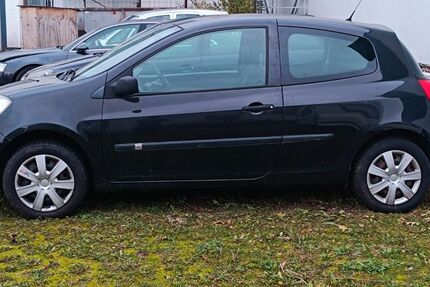 Renault Clio 193.000 km 1.600 &euro; Buch 79774