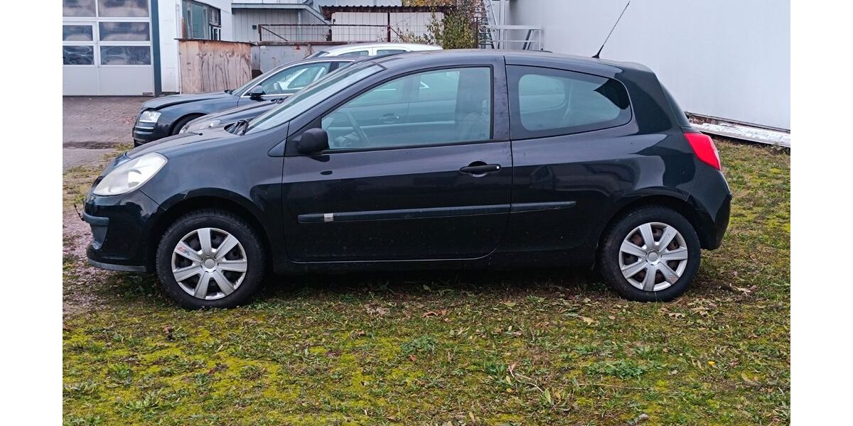Renault Clio 193.000 km 1.600 &euro; Buch 79774