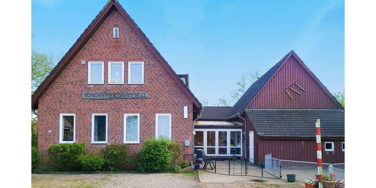 Haus zum Kaufen in Neukirchen 398.000 € 279.4 m² 7 zimmer