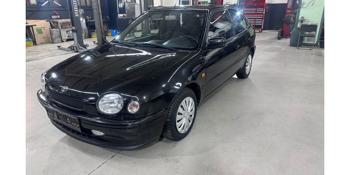 Toyota Corolla 122.972 km 3.099 &euro; Korb 71404