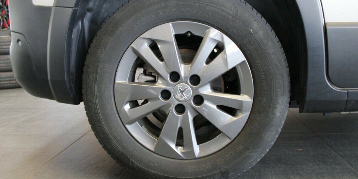 Peugeot Rifter Elektro L1 Allure Pack 12.978 km 21.980 &euro; Euskirchen 53881