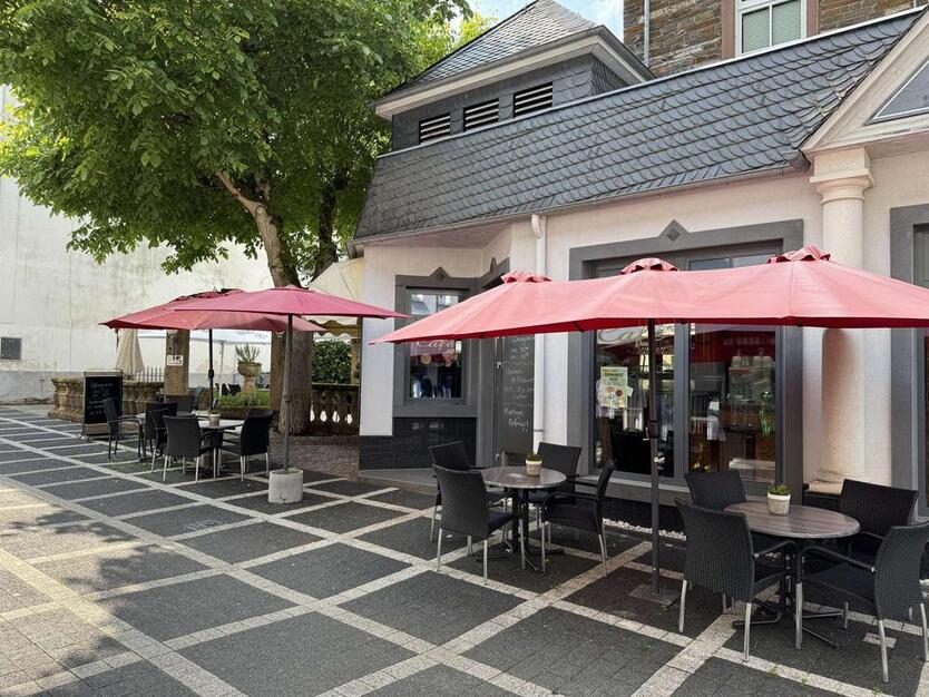 Großes Café mit Aussenterrasse und ausbaufäh. BetreiberWohnung in bester Lage im Kurort Bad Bertrich