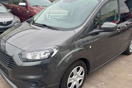 Ford Tourneo Courier 217.000 km 4.500 € Detmold 32758