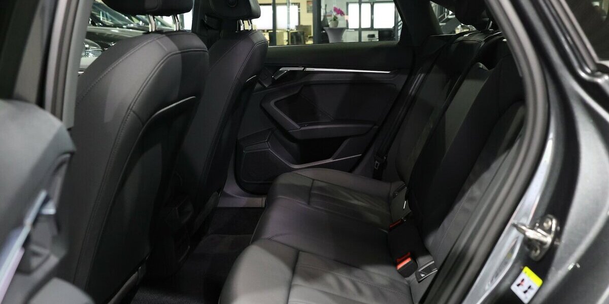 Audi A3 LIMOUSINE 30 TFSI S-LINE MATRIX, VOLL-LEDER 60.000 km 24.933 &euro; Hamm 59077