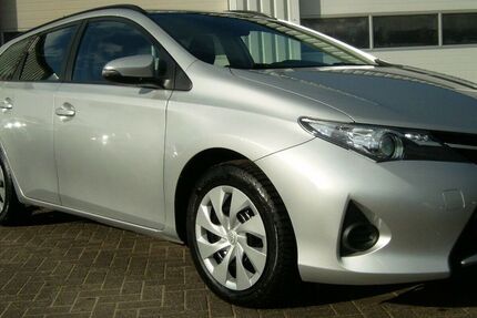 Toyota Auris 75.728 km 9.788 &euro; Parchim 19370