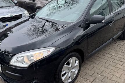 Renault Megane 16.646 km 5.999 &euro; München OT Aubing-Lochhausen-Langwied 81243