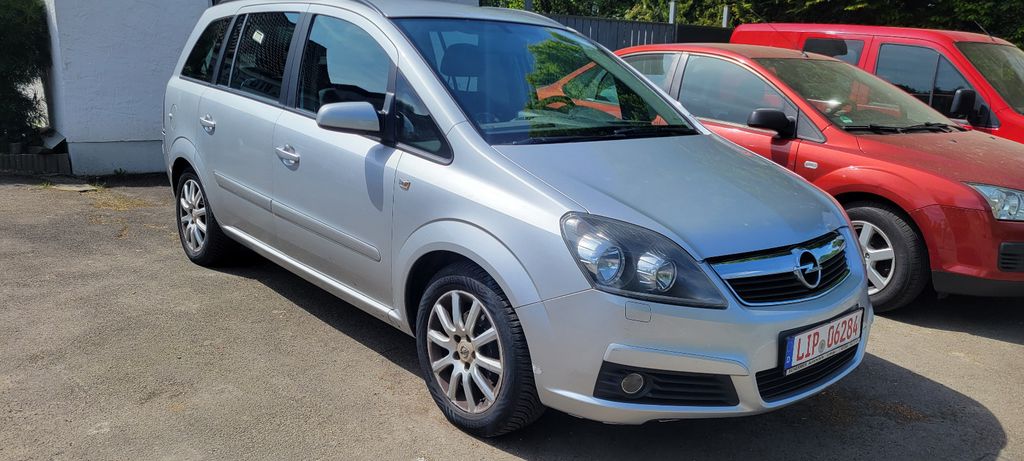 Opel Zafira 214.400 km 2.350 &euro; Lemgo / Brüntorf 32657