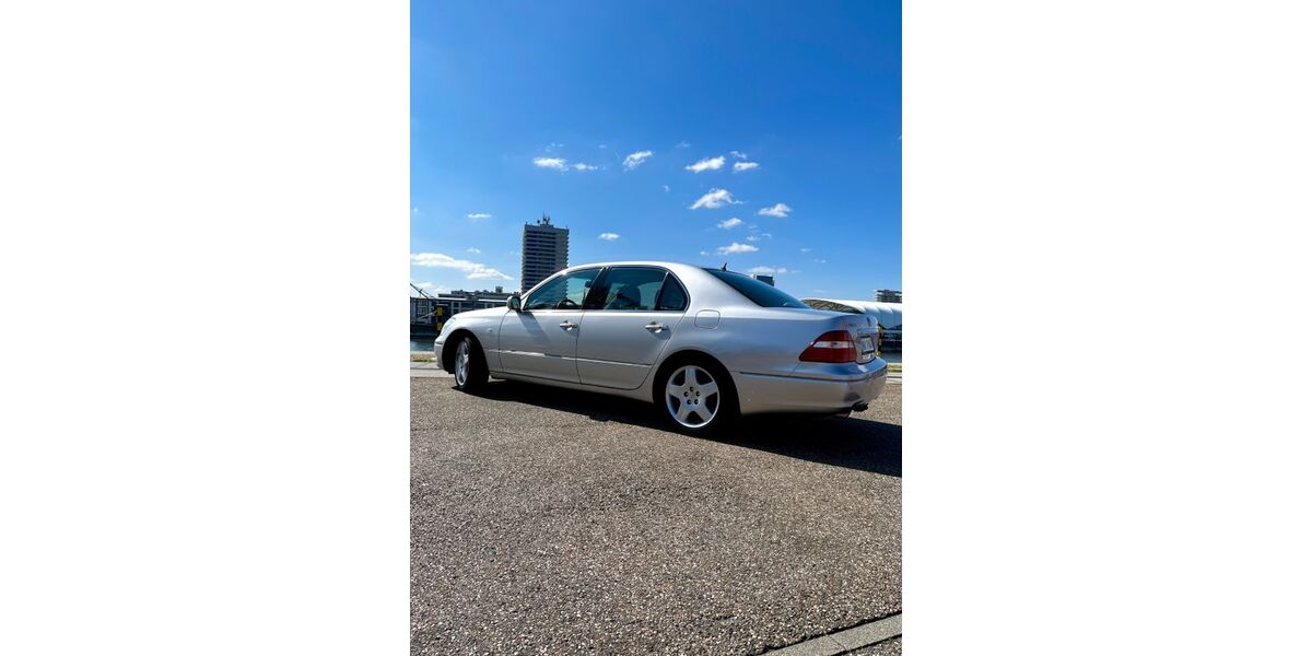 Lexus LS 430 302.000 km 10.495 &euro; Mannheim 68199