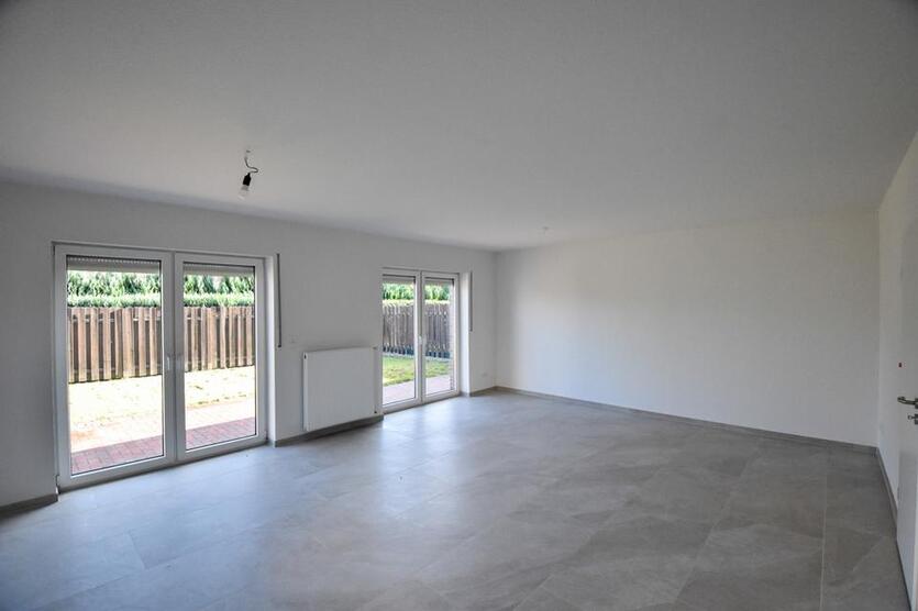 Großzügige Doppelhaushälfte mit Garage in ruhiger Lage in der Stadt Friesoythe zimmer