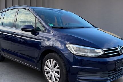 VW Touran 157.000 km 14.800 € Dresden 01108