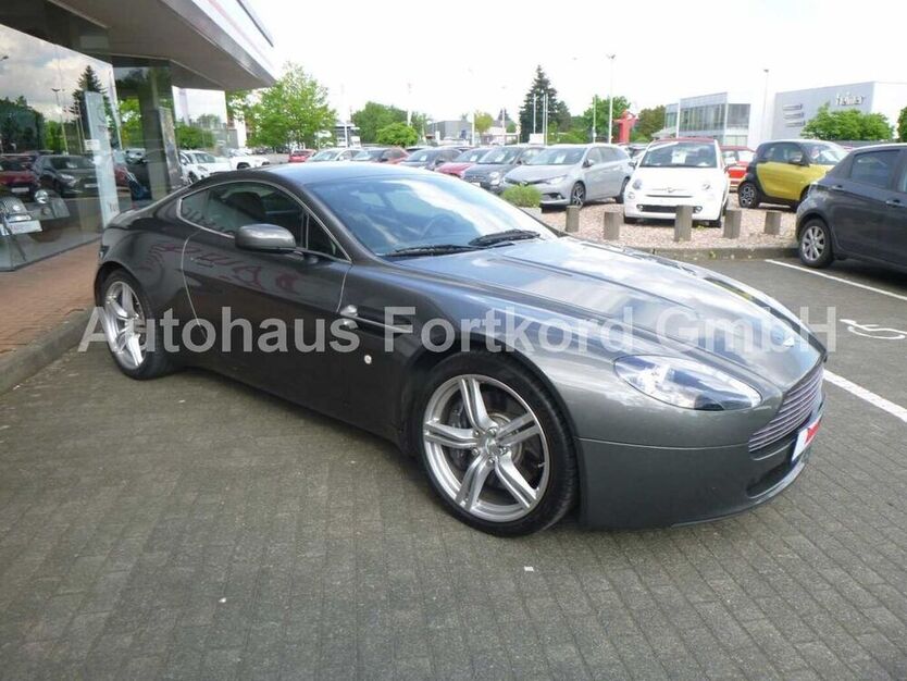 V8 Vantage