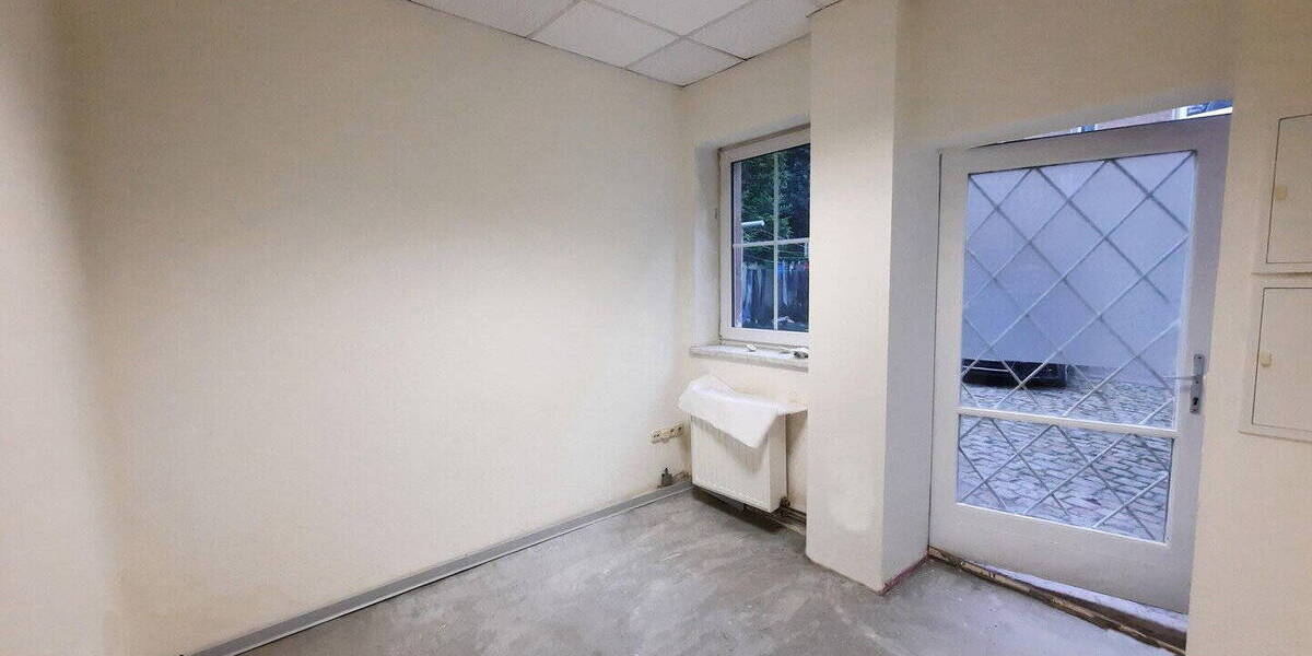 Mehrfamilienhaus, Wohnhaus Sachsen - Limbach-Oberfrohna Limbach-Oberfrohna - 3 Zimmer, 71 m&sup2;, 480&euro; | Angebot:26913716