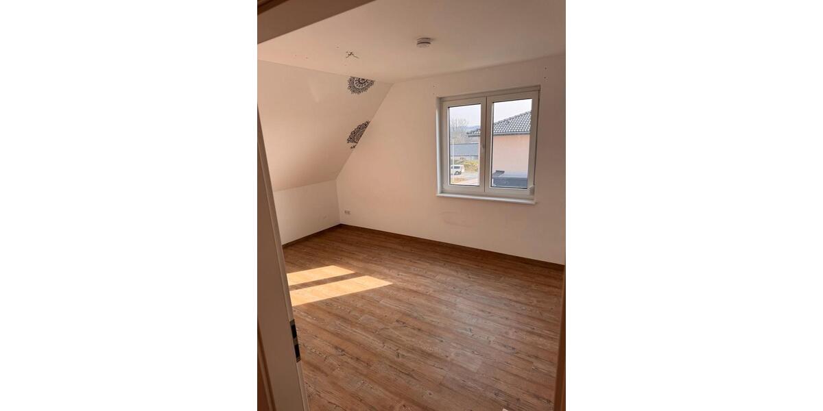 Doppelhaushälfte Hohenroth - 4.5 Zimmer, 122 m&sup2;, 1.195&euro; | Angebot:26317359