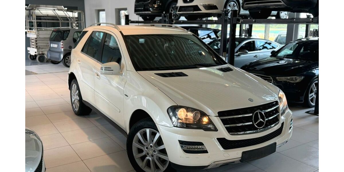 Mercedes-Benz ML 300 340.000 km 8.850 &euro; Brühl 50321