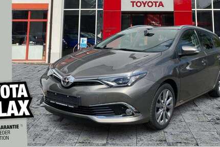 Toyota Auris 82.047 km 13.490 &euro; Dresden 01139