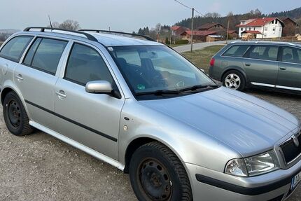 Skoda Octavia 320.000 km 1.100 &euro; Oy Mittelberg 87466