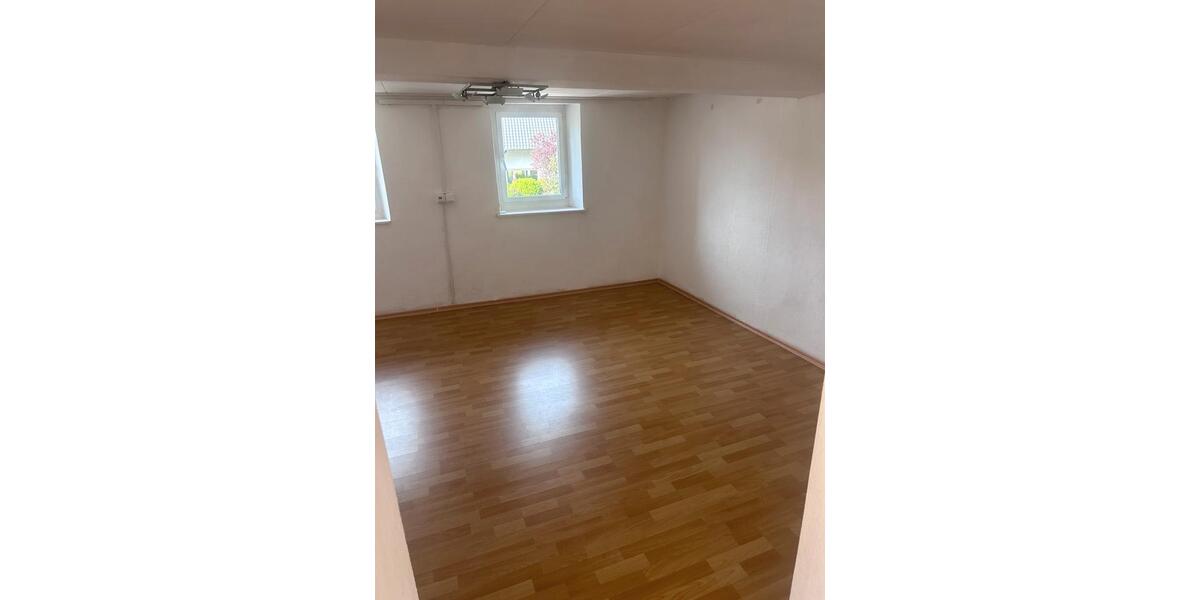 Etagenwohnung Heusweiler - 1 Zimmer, 80 m&sup2;, 600&euro; | Angebot:26358498