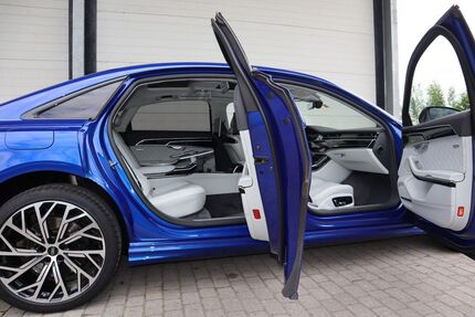 Audi A8 21.000 km 95.800 € Passau 94034