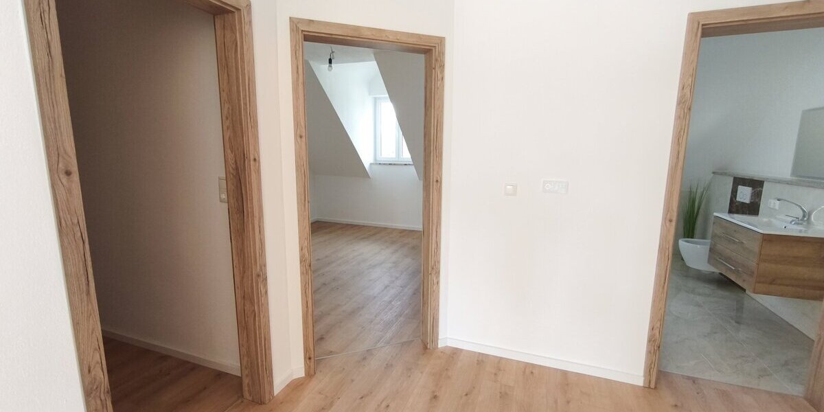 Ihre 2-Zi-Whg in modernem Design u. bester Bauqualität KfW-Förd. möglich Eigenbezug - Kap. Anlage-oder Altersruhesitz- Sie haben alle Möglichkeiten - Dachgeschoßwohnung Waidhaus | Angebot:26321448