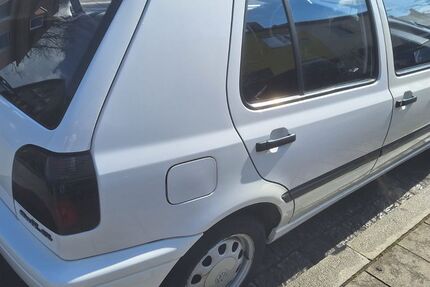 VW Golf 75.300 km 4.990 &euro; Nürnberg 90451