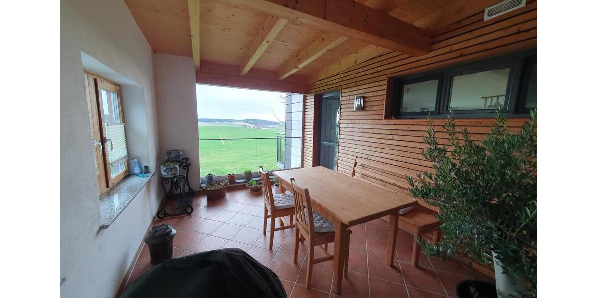 Dachgeschoßwohnung Hohenpolding - 3 Zimmer, 160 m&sup2;, 1.350&euro; | Angebot:26245297