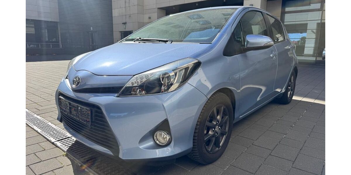 Toyota Yaris 133.500 km 7.499 &euro; Munchen 85540