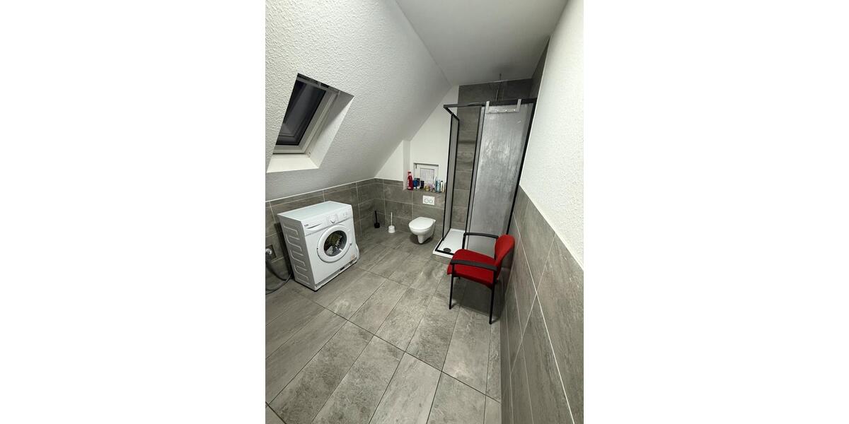 Ein WG-Zimmer zu vermieten 7 zimmer