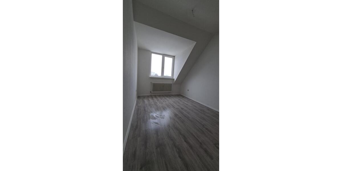 Dachgeschoßwohnung Bremen Blumenthal - 3 Zimmer, 72 m&sup2;, 175.000&euro; | Angebot:25178673