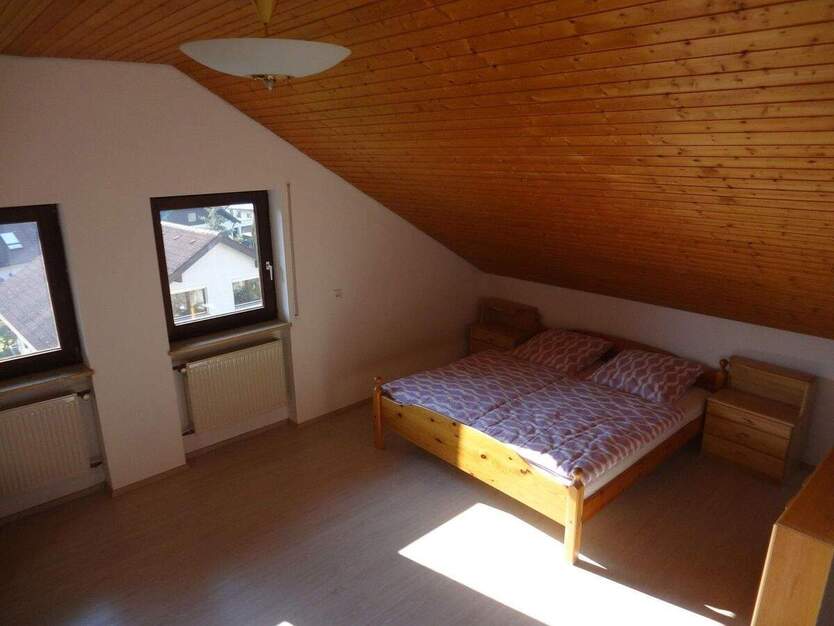 Sonnige Aussichtslage mit Weitblick - Reiheneckhaus mit Galerie, Studio und großem Garten in Happurg 5 zimmer