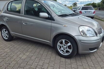 Toyota Yaris 281.586 km 1.400 &euro; Oberleichtersbach/Breitenbach 97789