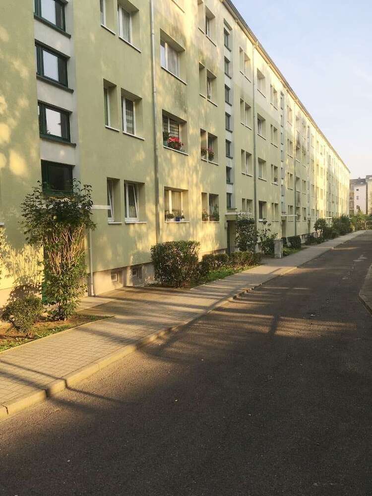 Wohnung zum Mieten in Gera 340 € 59.08 m²