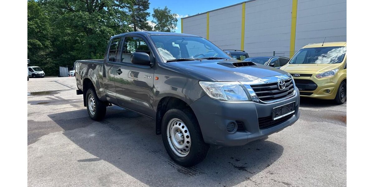 Toyota Hilux 185.000 km 13.500 &euro; Schwabach 91126