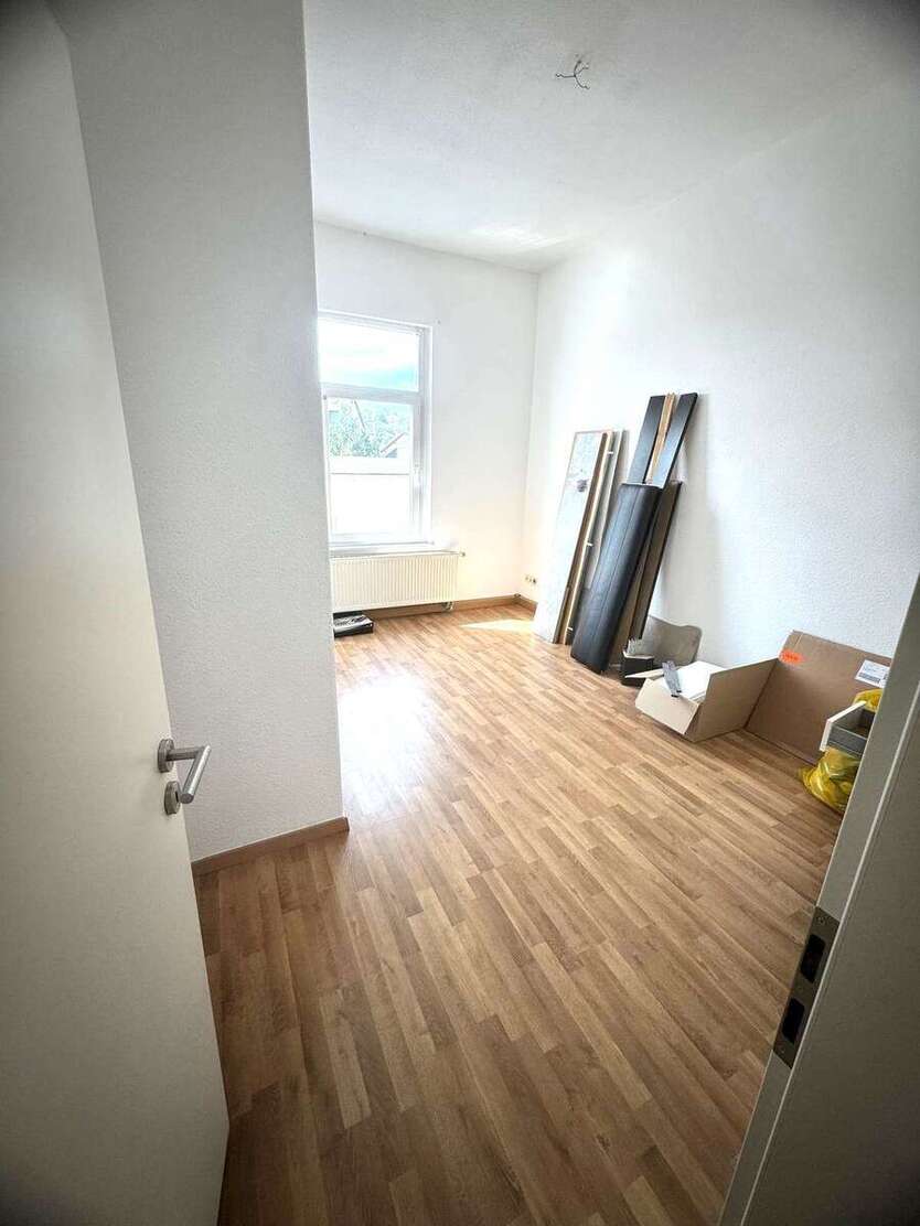 * Familien Willkommen * 4 Zimmer Wohnung Großzügige Wohnung mit Gestaltungspotenzial 4 zimmer