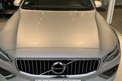 Volvo V60 198.000 km 19.000 &euro; Brakel 33034