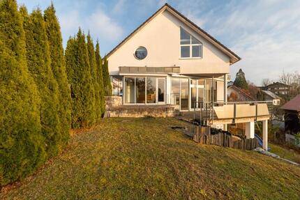 Haus Essenbach - 6 Zimmer, 180 m&sup2;, 2.750&euro; | Angebot:24787569