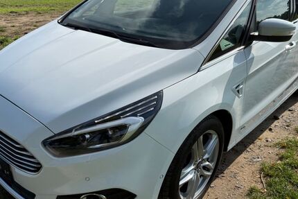 Ford S-Max 104.000 km 17.490 € Jena 07743