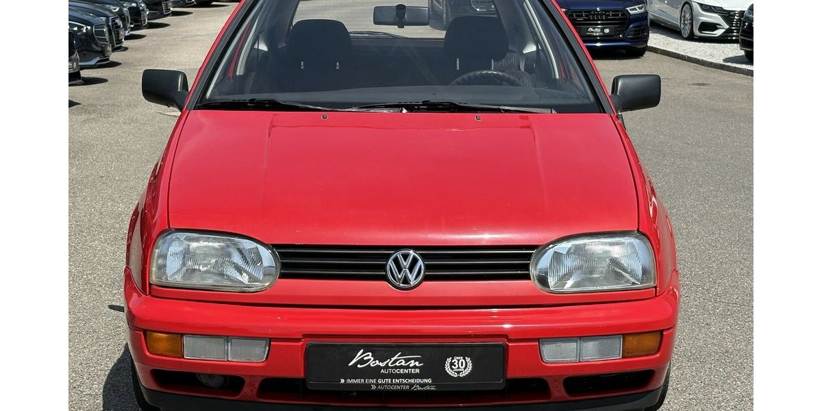 VW Golf AUTOMATIKGETREIEBE/1.HAND 92.632 km 3.900 &euro; Villingen-Schwenningen 78054