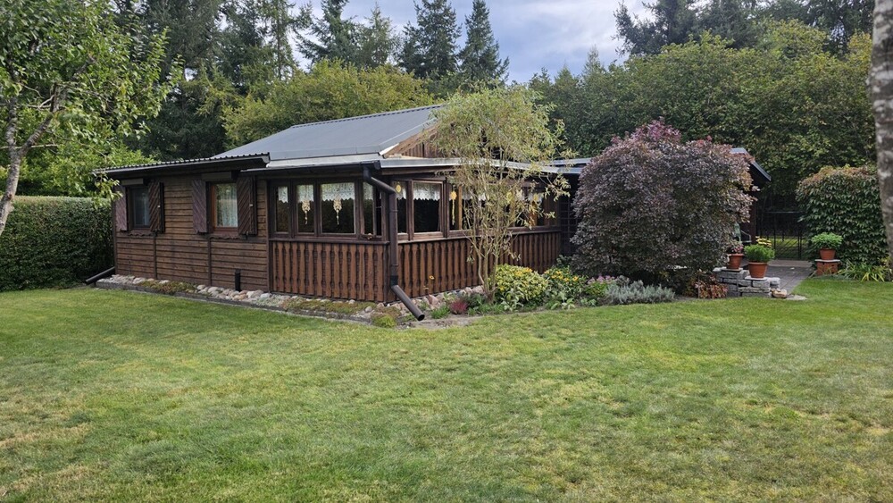 HORN IMMOBILIEN ++ kleines Paradies in landschaftlich reizvoller Lage bei Fürstenberg (Havel) - Ferienhaus Wokuhl-Dabelow / Carolinenhof Carolinenhof | Angebot:27253552