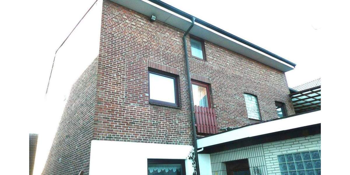 Mehrfamilienhaus, Wohnhaus Barmstedt - 5 Zimmer, 152 m&sup2;, 260.000&euro; | Angebot:25797276
