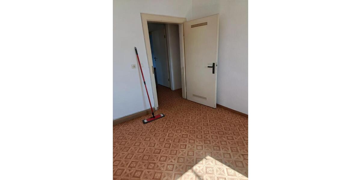 Dachgeschoßwohnung Saarlouis - 4 Zimmer, 65 m&sup2;, 470&euro; | Angebot:26449157